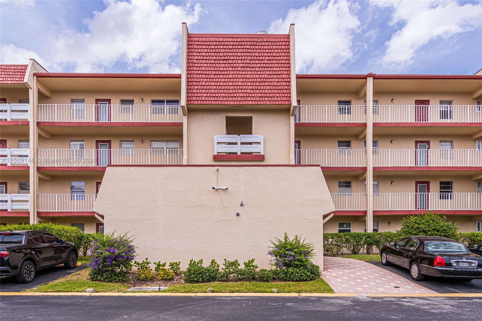 Photo of 1010 Country Club Dr #205 in Margate, FL
