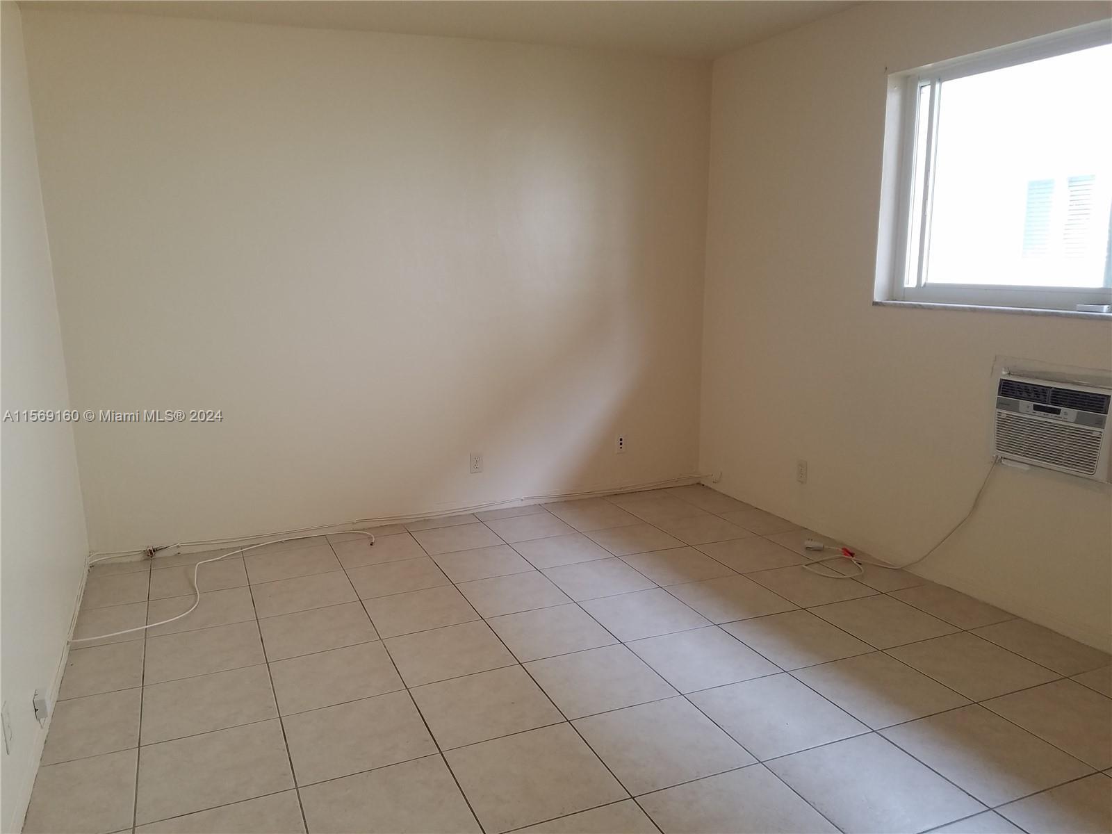 Photo of 2230 Madison St #05 in Hollywood, FL