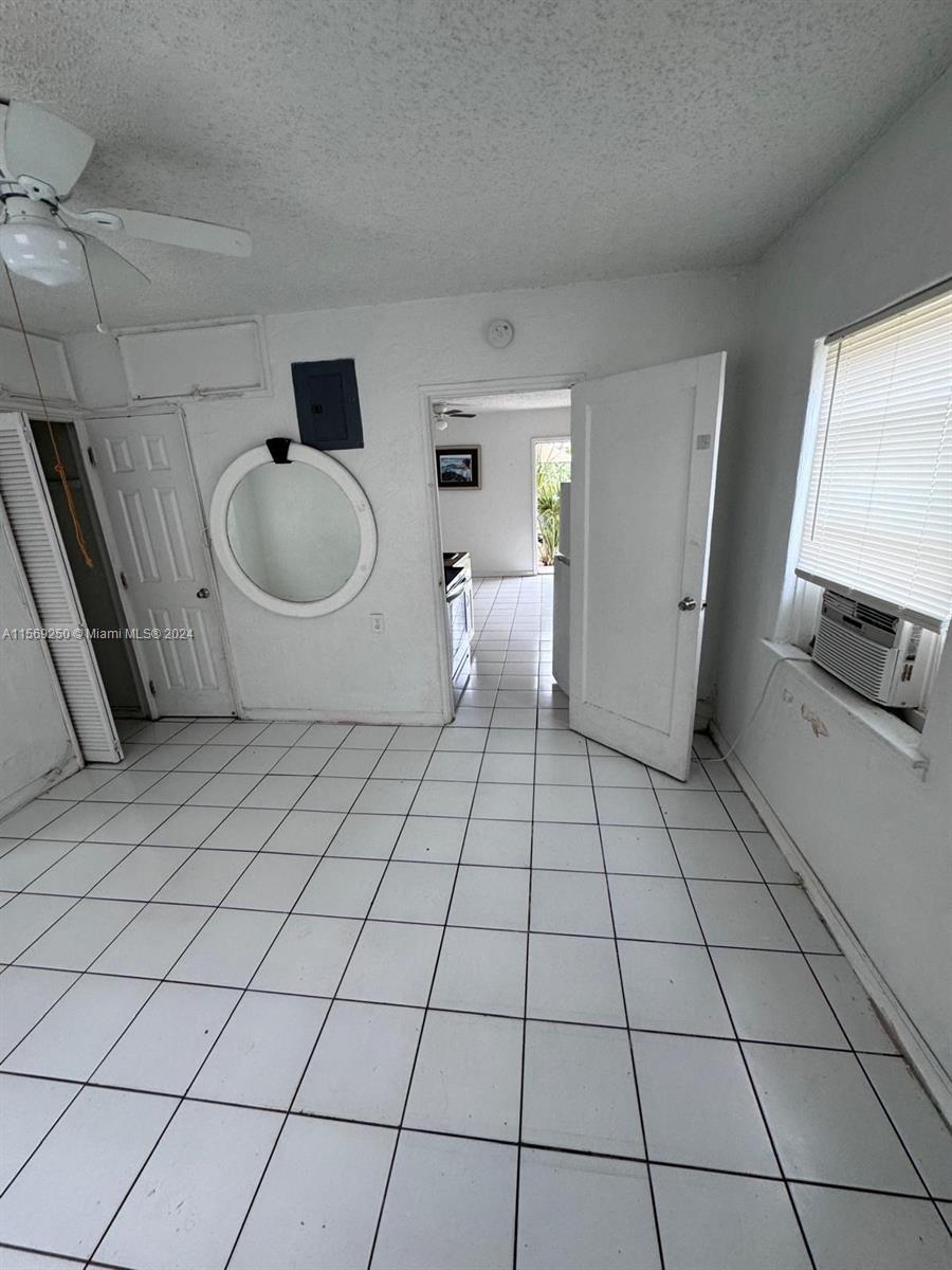 Photo of 1948 Fillmore St #1/2 in Hollywood, FL