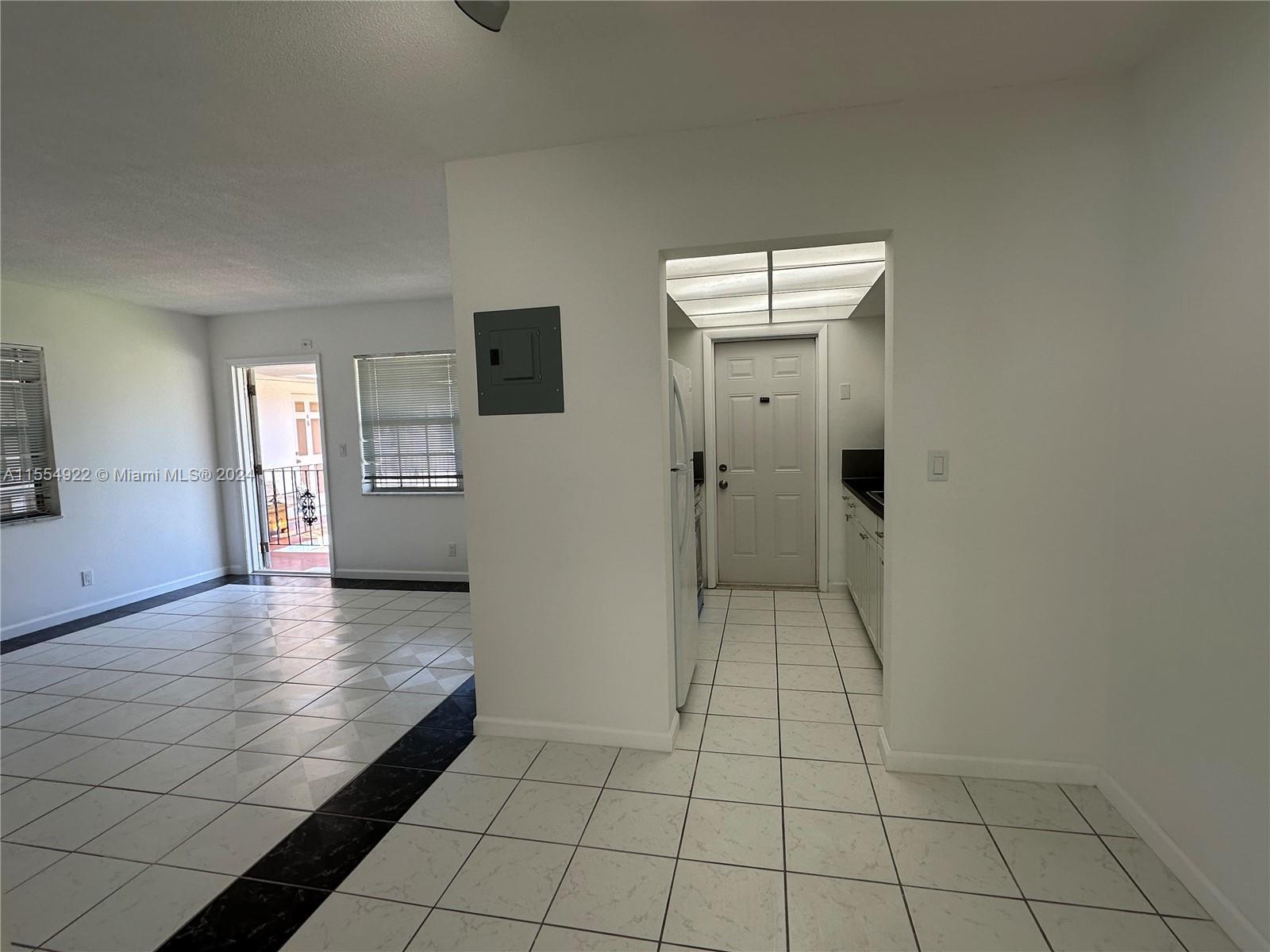 Photo of 1825 Cleveland St #18 in Hollywood, FL