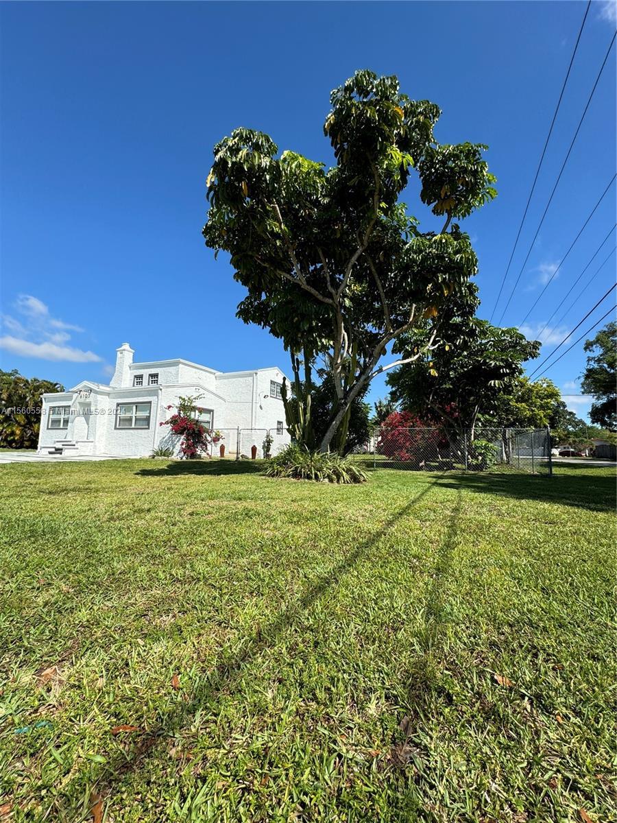 Photo of 6103 Mayo St in Hollywood, FL