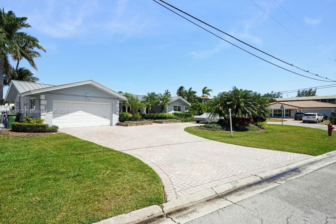 Photo of 5200 NE 28th Ave in Fort Lauderdale, FL