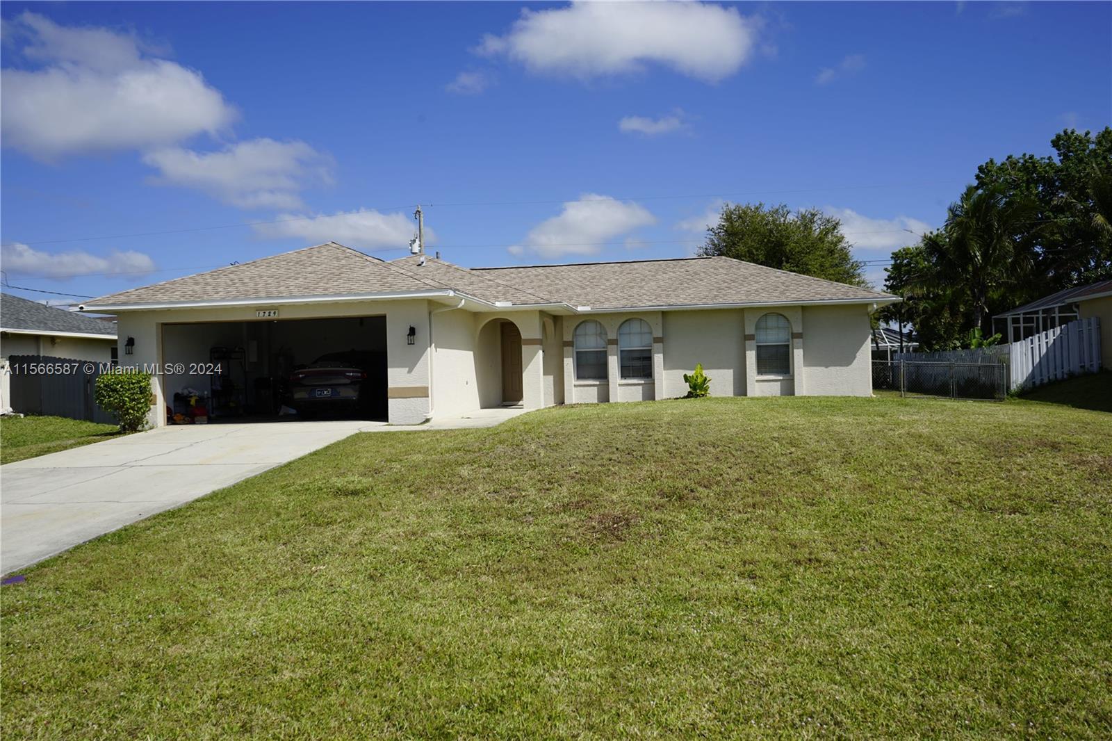 Photo of 1729 N 22nd St in Cape Coral, FL