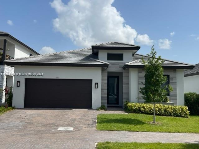 SPECTACULAR MODEL 1 FLOOR HOME AT CANARIAS AT DORAL, WITH 4 BED AND 3,5 BATH. A LOT OFF UPGRADE TOP 