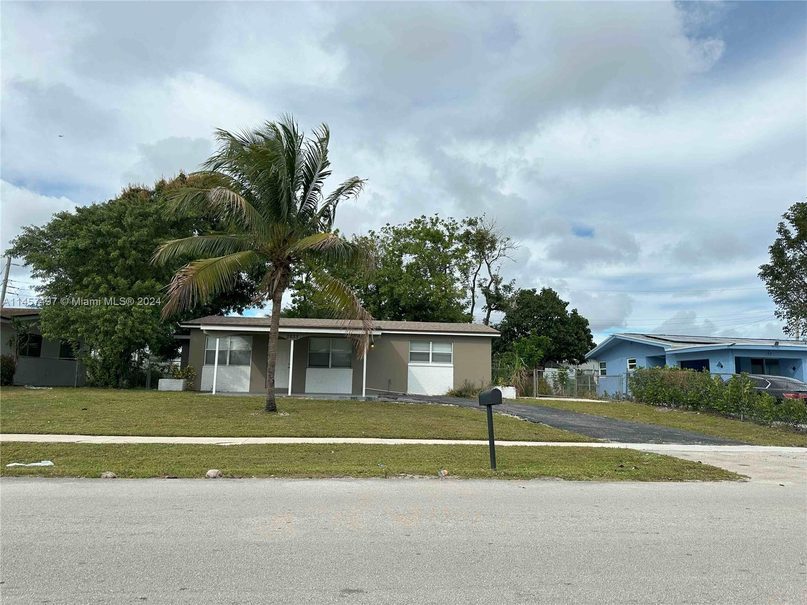 Photo of 2833 SW 6th St in Fort Lauderdale, FL