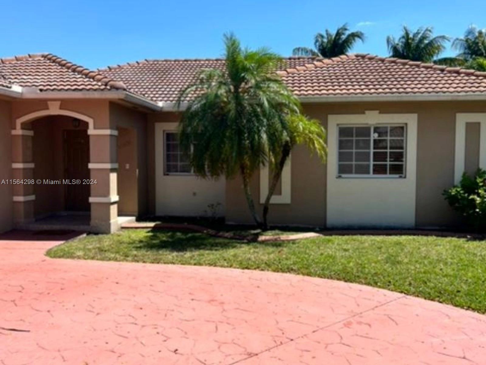 Photo of 16631 NW 89th Pl in Miami Lakes, FL