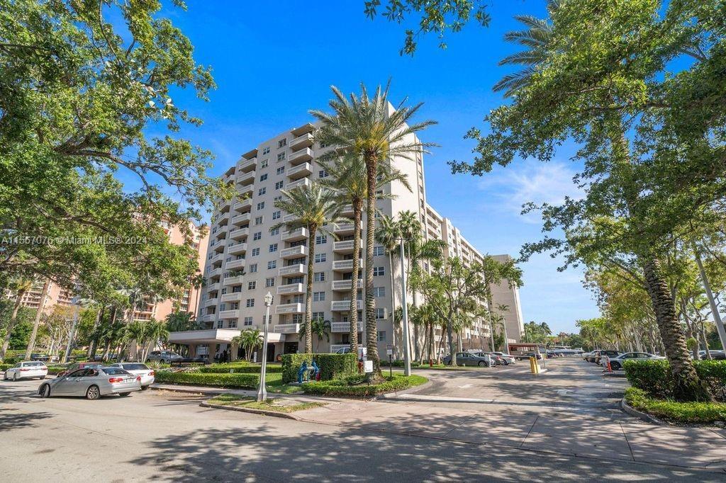 Photo of 90 Edgewater Dr #812 in Coral Gables, FL