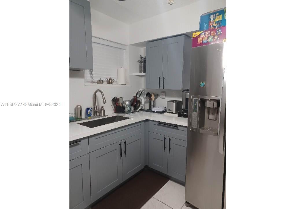 Beautiful, comfortable, spacious apartment with 2 bedrooms and 1 bathroom; Newly remodeled kitchen, 