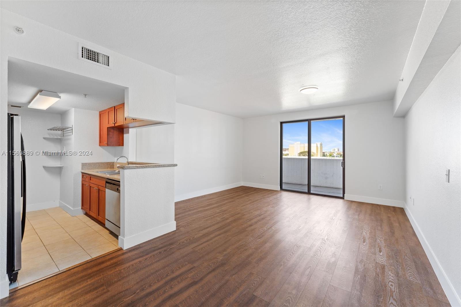 Photo of 36 NW 6th Ave #502 in Miami, FL
