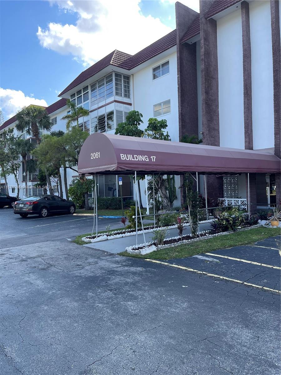Photo of 2061 NW 47th Ter #416 in Lauderhill, FL