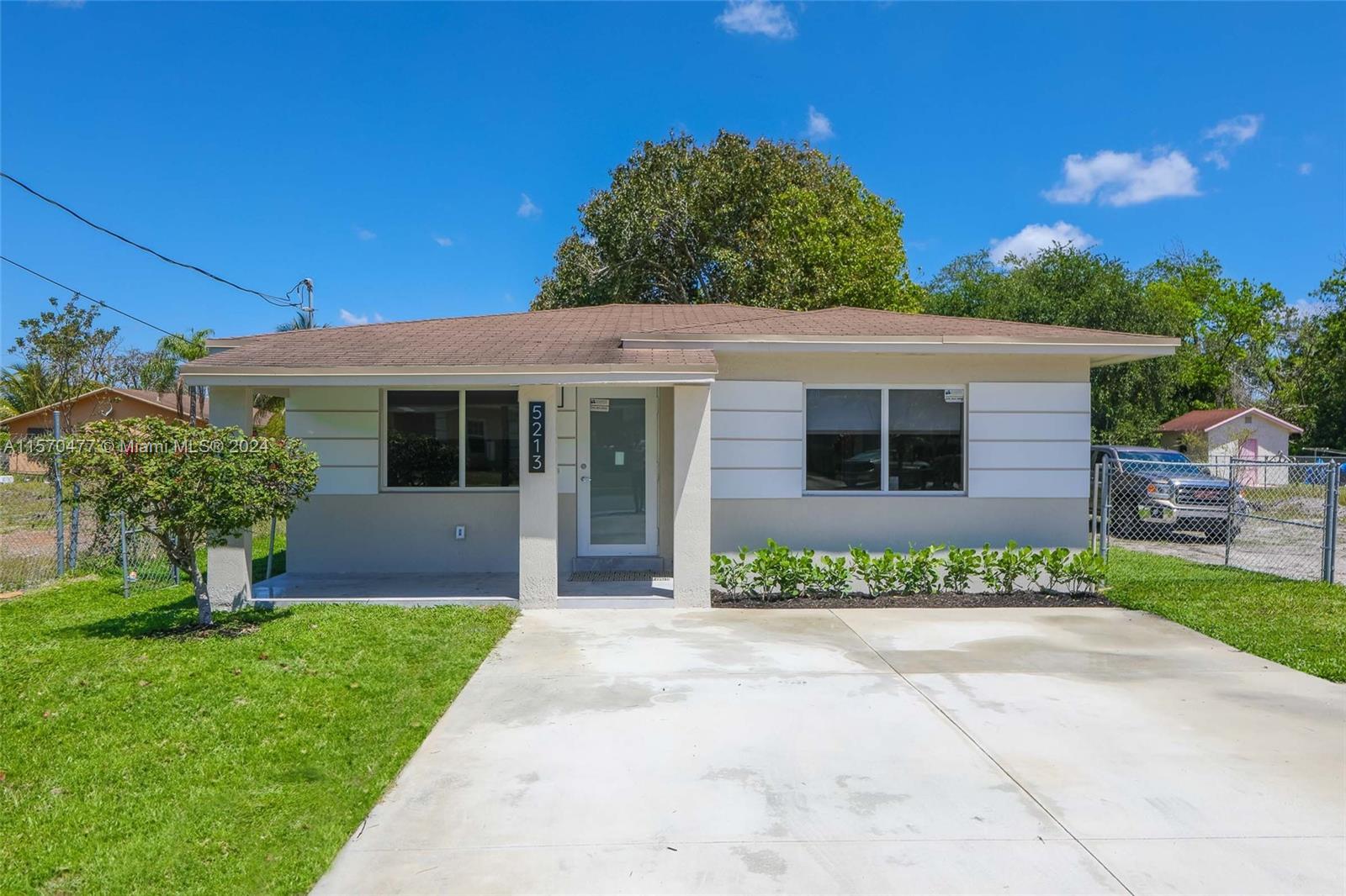 Photo of 5213 SW 22nd St in West Park, FL