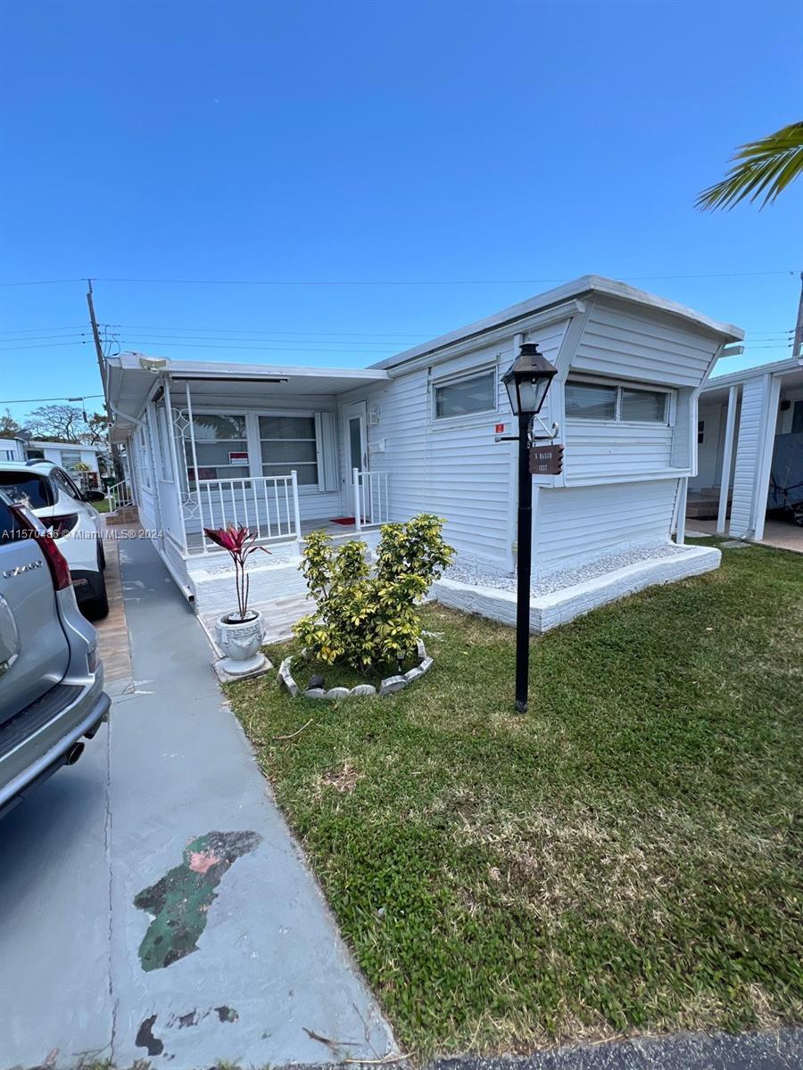 Photo of 1337 S 33rd in Hollywood, FL