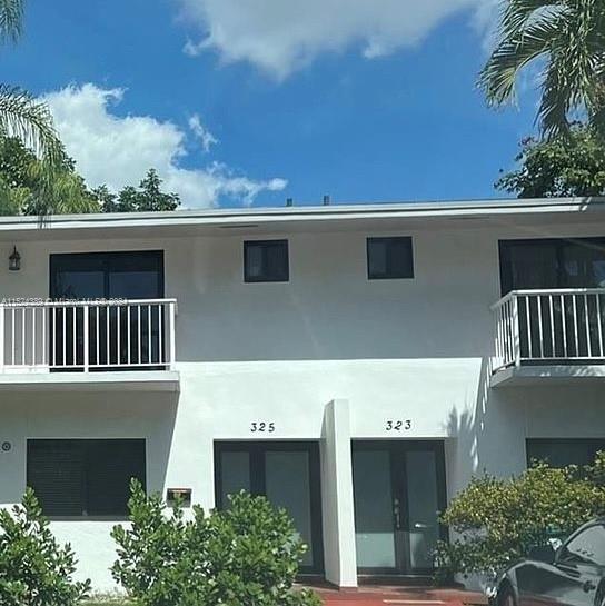 Photo of 323 SW Menores Ave in Coral Gables, FL