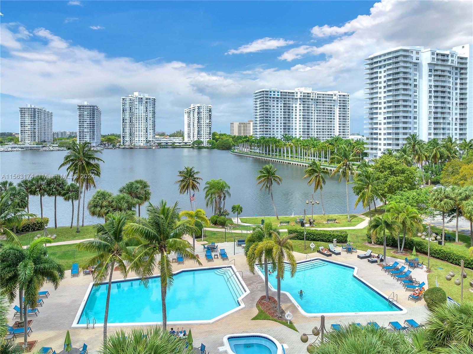 BEST LUXURY FINISHING IN AVENTURA - Biscayne Cove Condo offers an exquisite selection of luxury apar