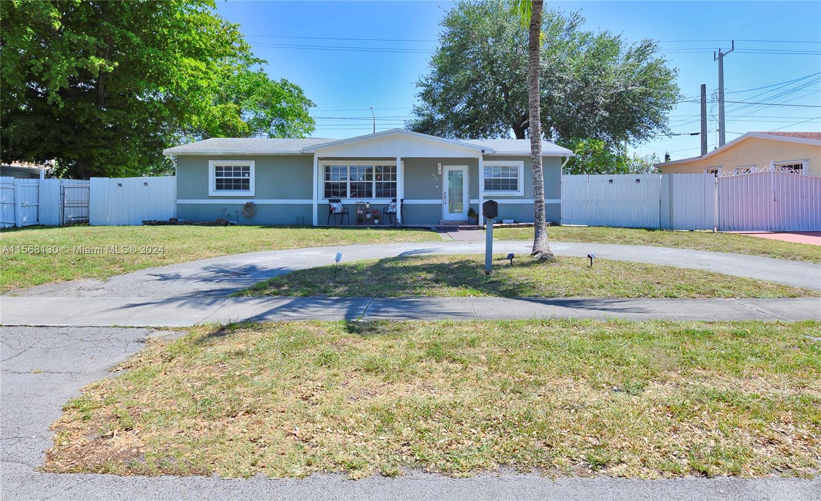 Photo of 6710 Tyler St in Hollywood, FL