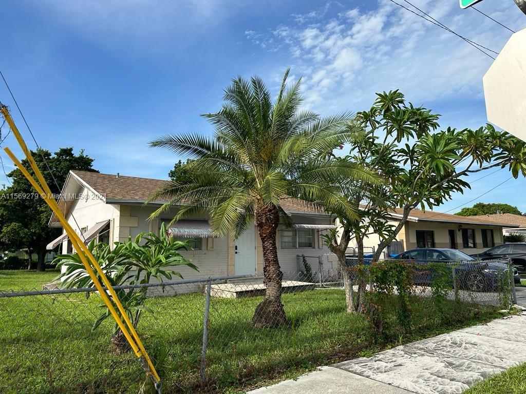 Photo of 4000 SW 20th St in West Park, FL