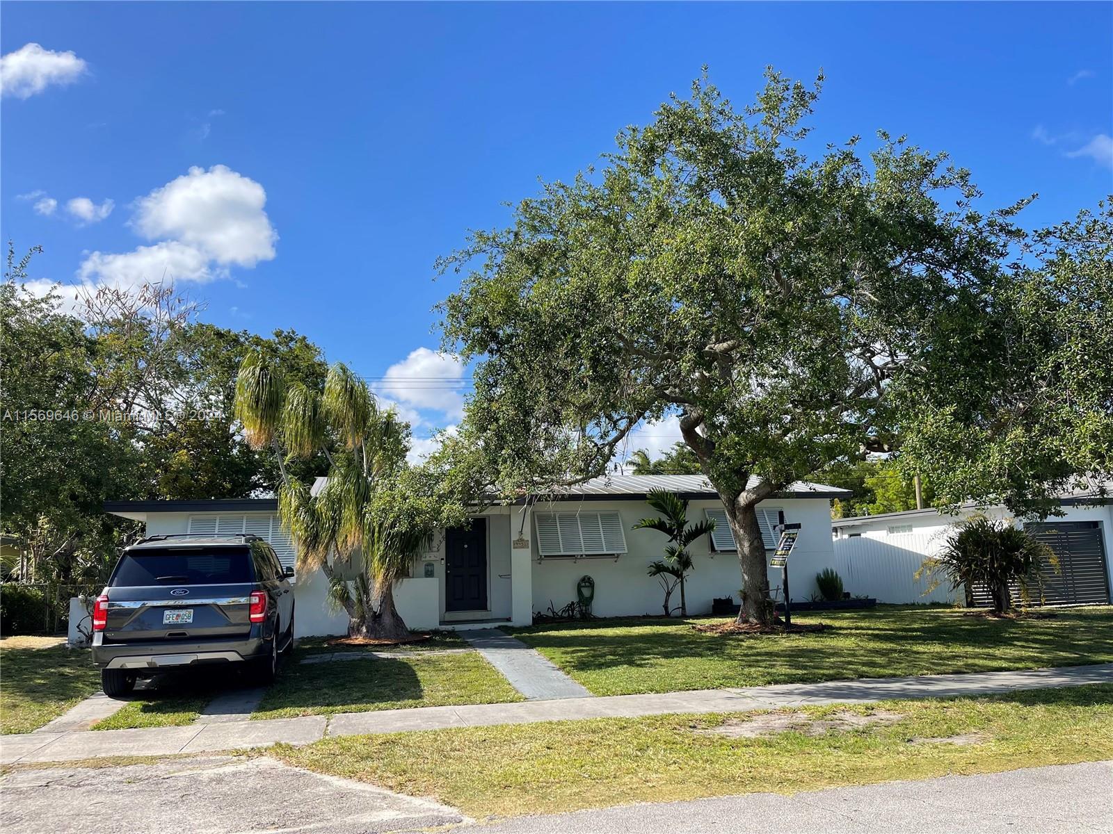 Photo of 9951 Dominican Dr in Cutler Bay, FL