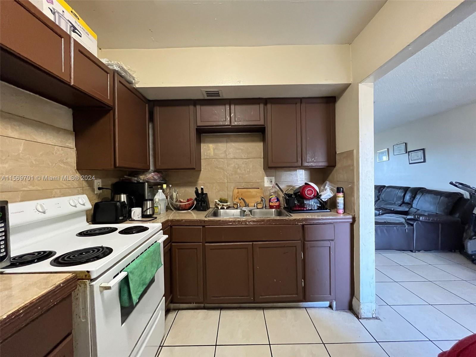 Photo of 3600 NW 21st St #408 in Lauderdale Lakes, FL