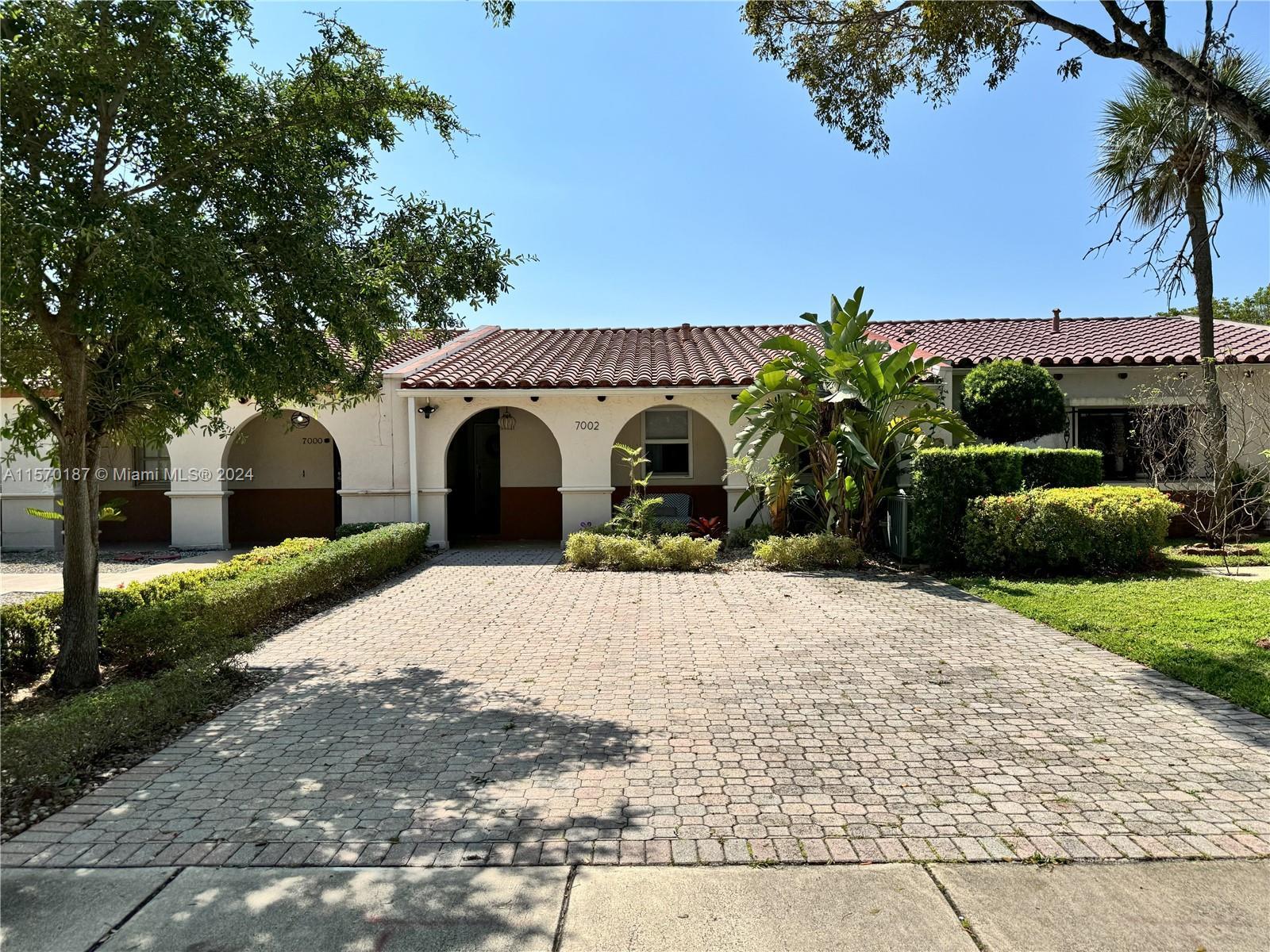 Photo of 7002 Holly Rd in Miami Lakes, FL