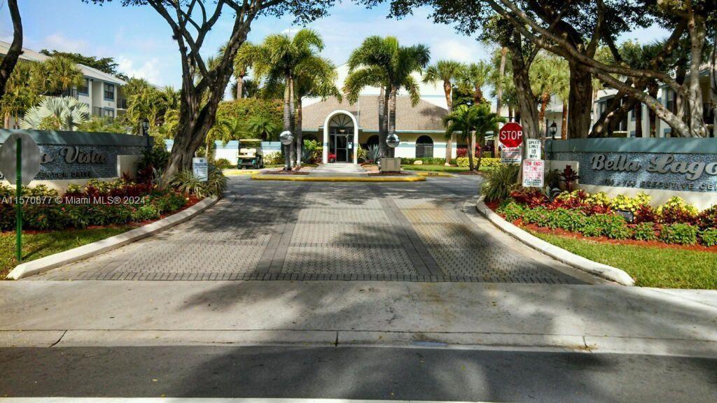 Photo of 706 Executive Center Dr #12 in West Palm Beach, FL
