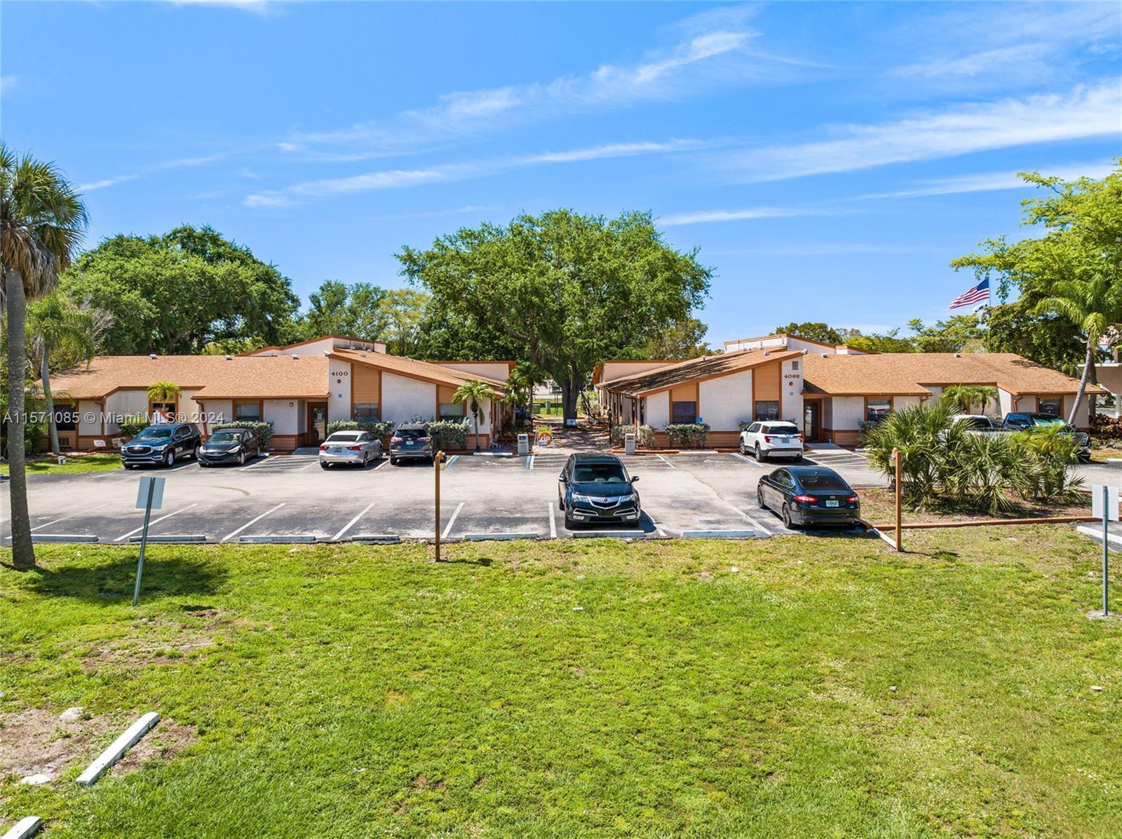 Photo of 4066 Evans Ave in Fort Myers, FL