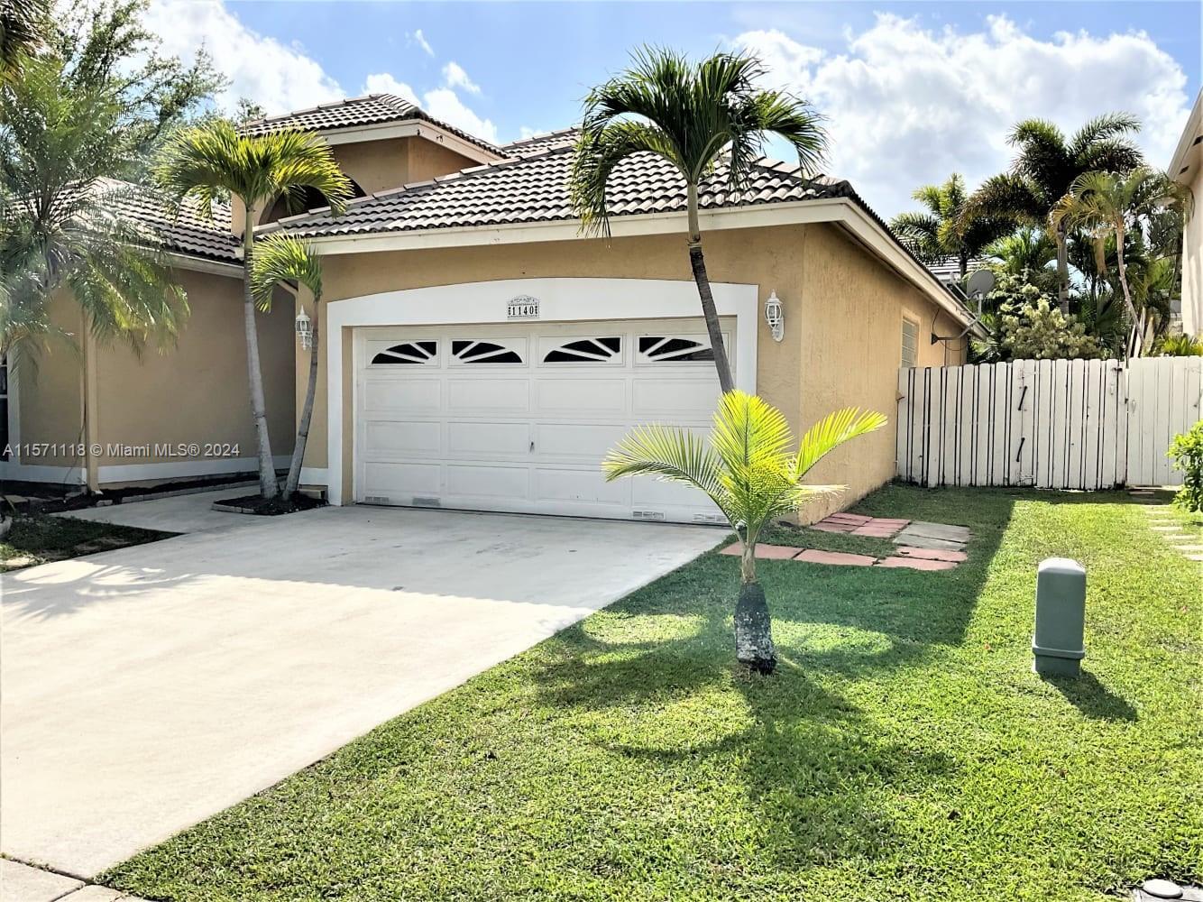 Photo of 1140 NW 184th Ter in Pembroke Pines, FL