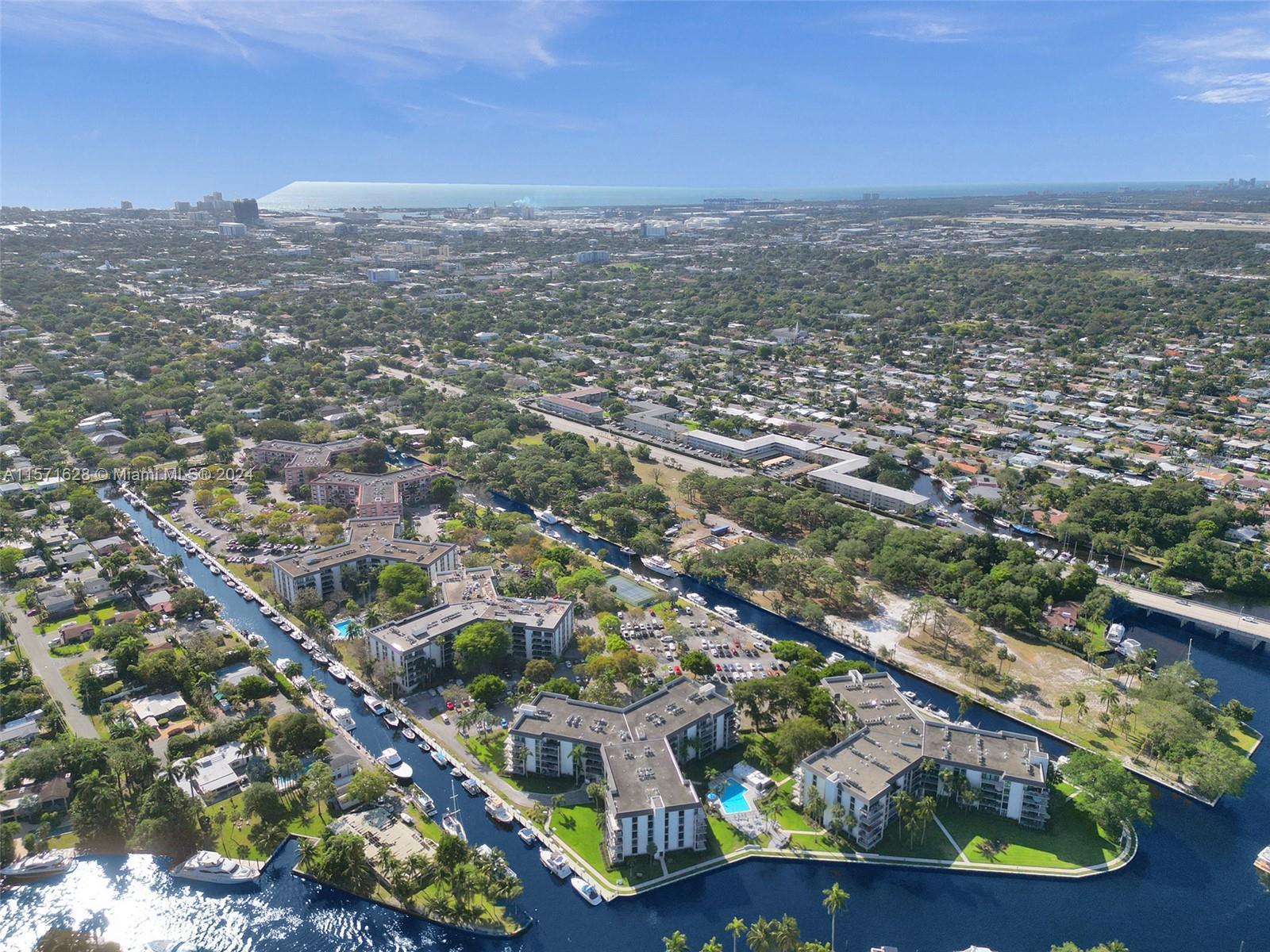 Location with a gated waterfront community,  easy access to downtown, las Olas and just north of air