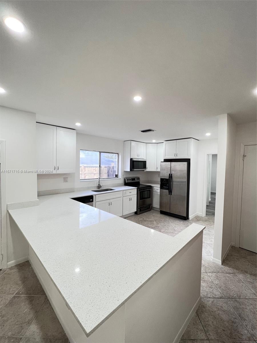 Photo of 2523 Cleveland St #2525 in Hollywood, FL
