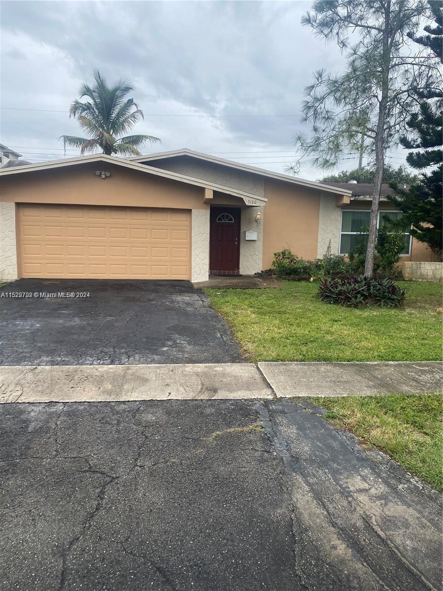 Photo of 7120 NW 20th St in Sunrise, FL
