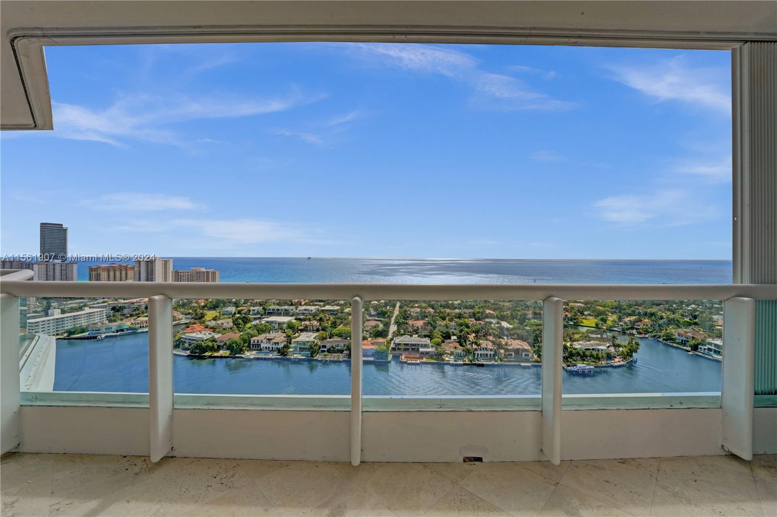 One of the best floorplans in Aventura! Direct Ocean View! This flow-thru apartment has panoramic vi