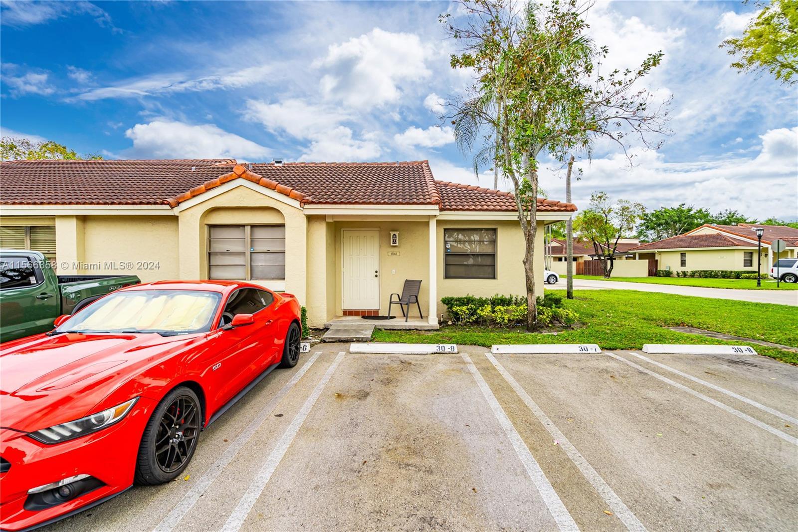Welcome to Villas at the Moors! this beautiful 2/2 villa is in the heart of Miami lakes close to maj
