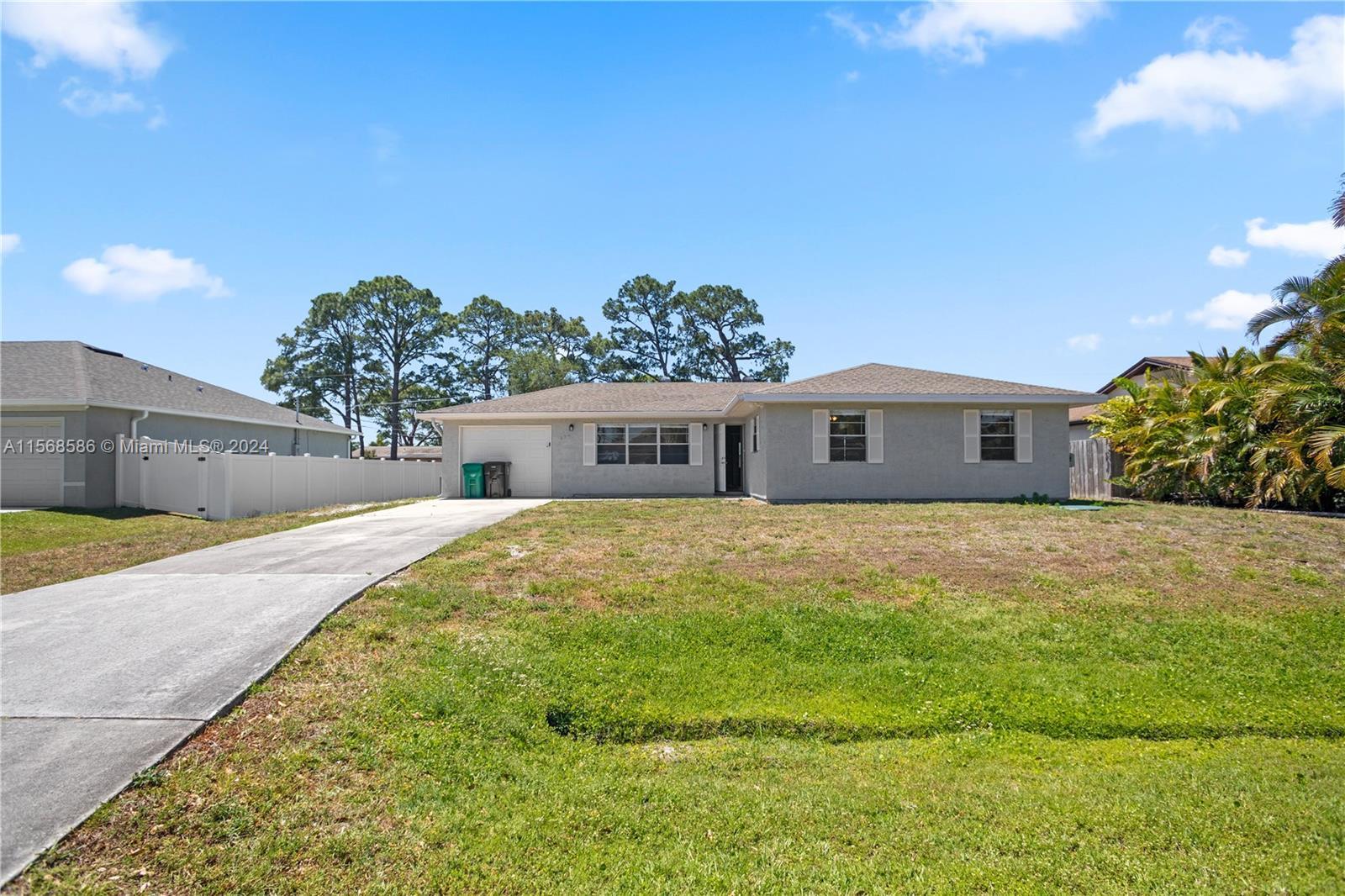 Photo of 170 NW Curry St in Port St Lucie, FL