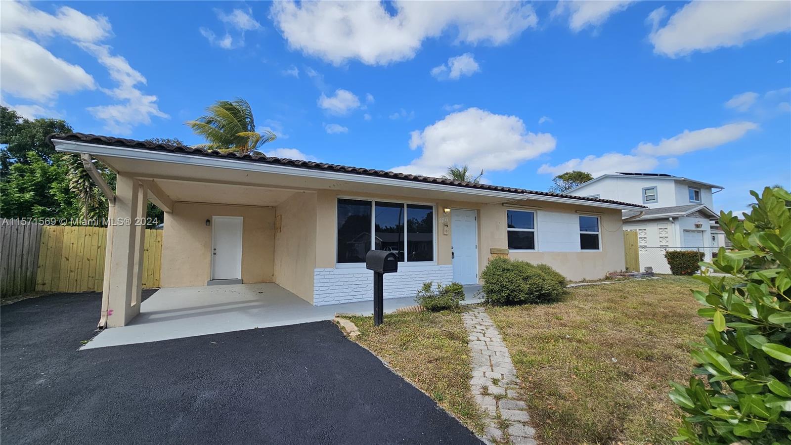 Photo of 2771 SW 3rd St in Fort Lauderdale, FL