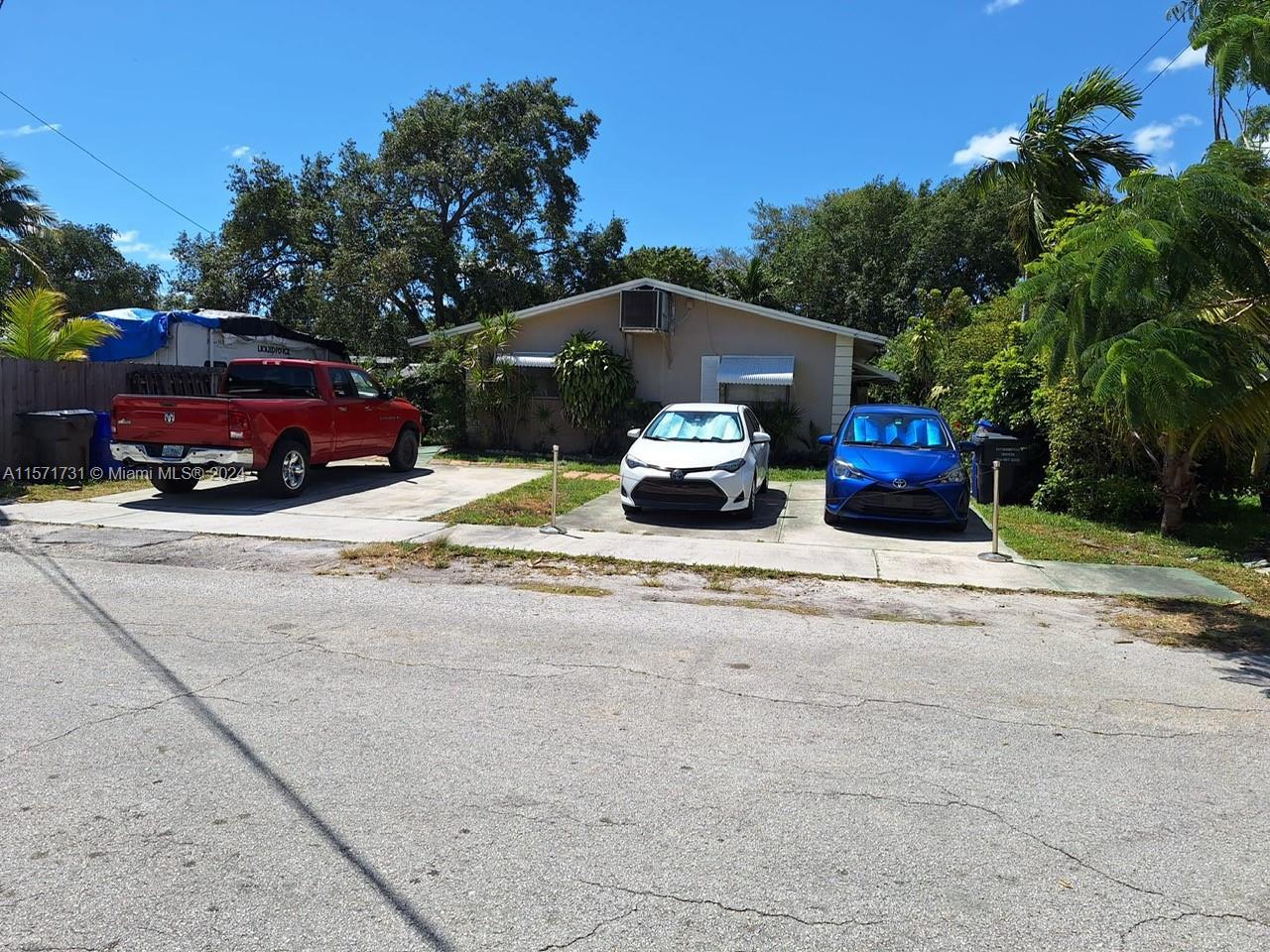 Photo of 2610 Hayes St in Hollywood, FL
