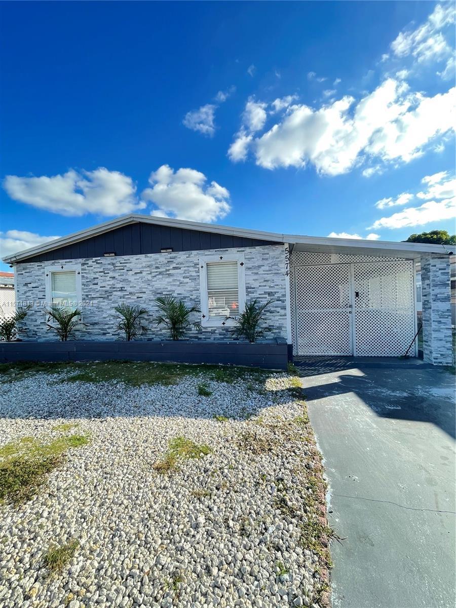 Photo of 5574 NW 201 St, Lot 24 in Miami Gardens, FL