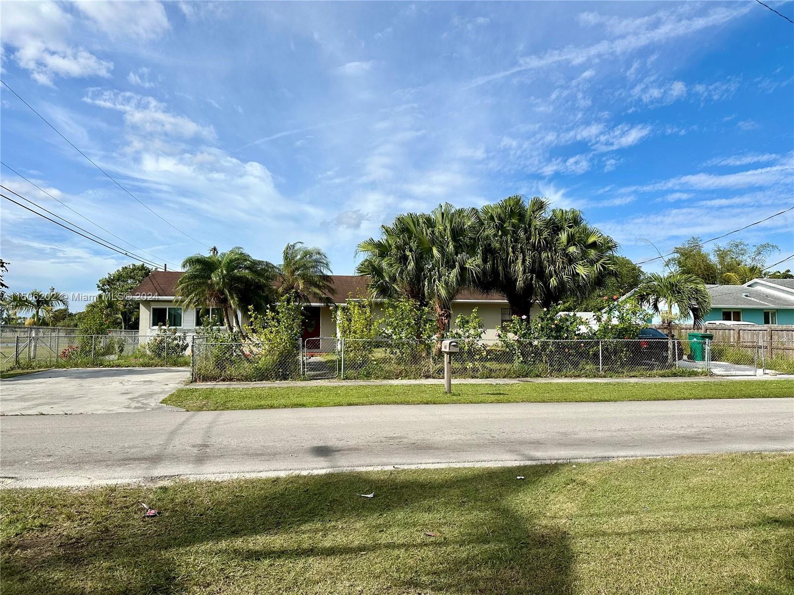 Photo of 496 SW 9th Ave in Florida City, FL