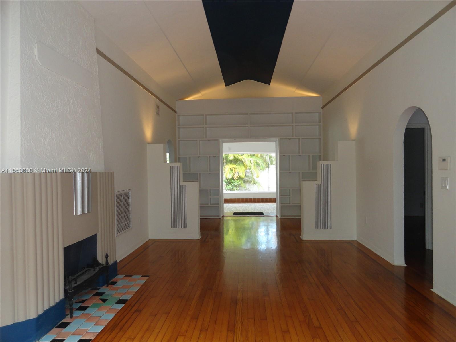 DESIGN DISTRICT RESIDENCE !  DREAM LOCATION - THIS HOME IS SITUATED ON A VERY CHARMING AND QUIET LOW