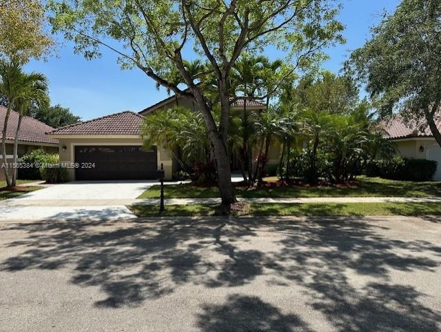 Photo of 836 Waterview Dr in Weston, FL