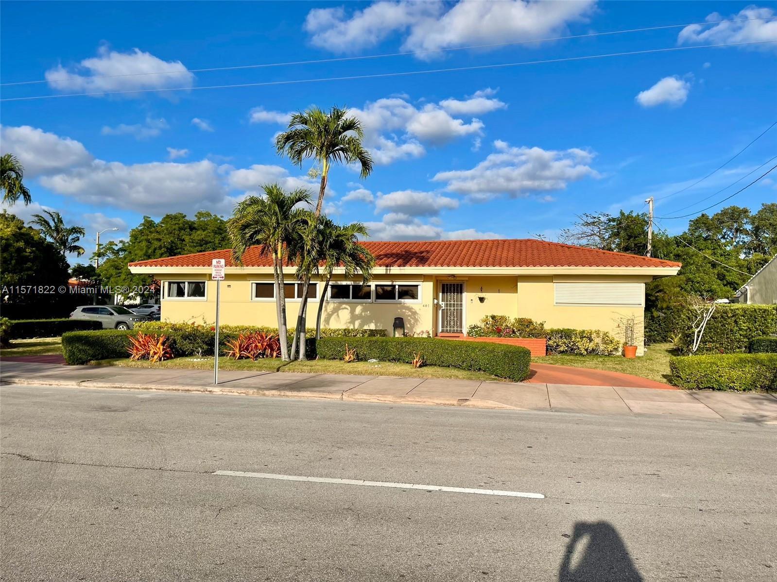 Charming 2BD/1.5BA gem in Coral Gables! Excellent condition and prime location near Downtown Coral G