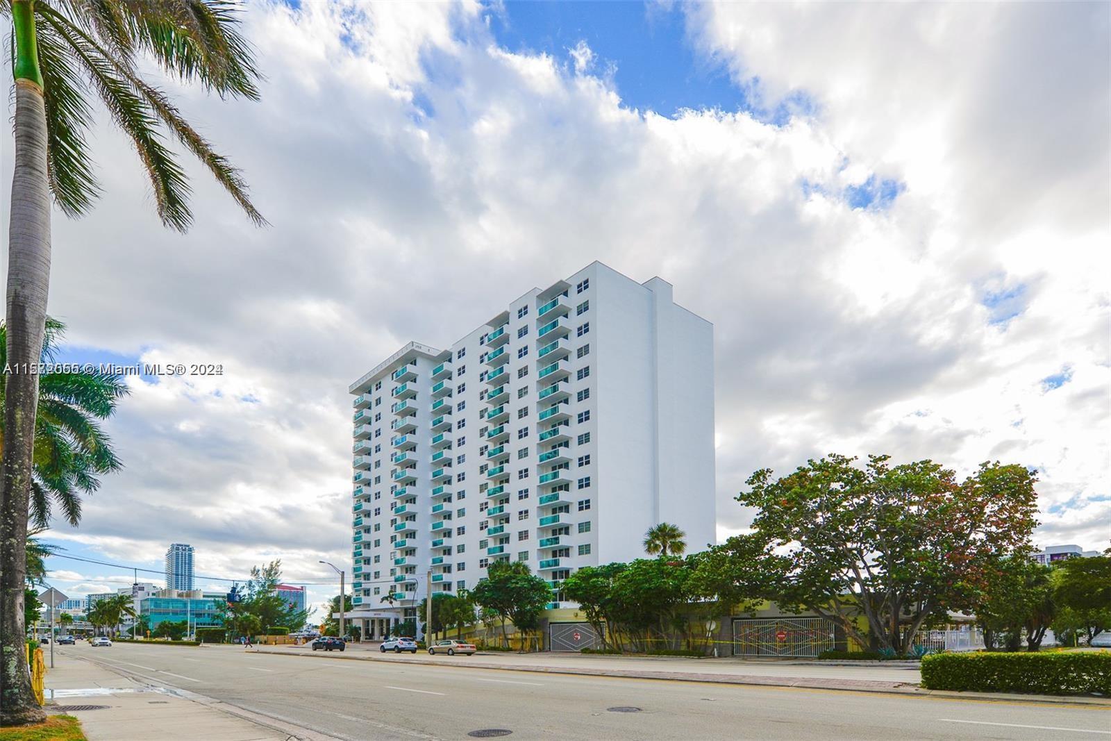 Photo of 3000 S Ocean Dr #502 in Hollywood, FL