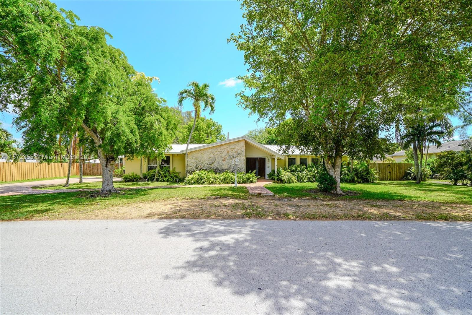 This Palmetto Bay 4 bedroom, 3 bathroom home with a 1 bedroom 1 bathroom, 2004-built guest house, po