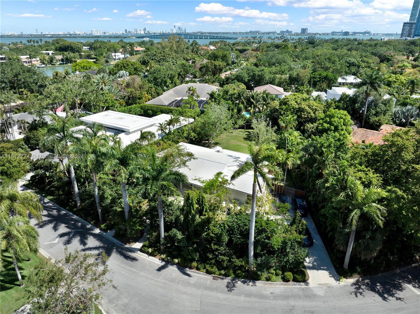 Photo of 520 Bay Point Rd in Miami, FL