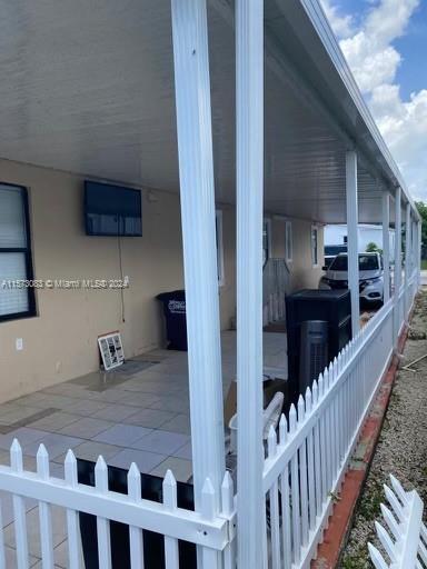Photo of 11280 NW 6th St in Miami, FL