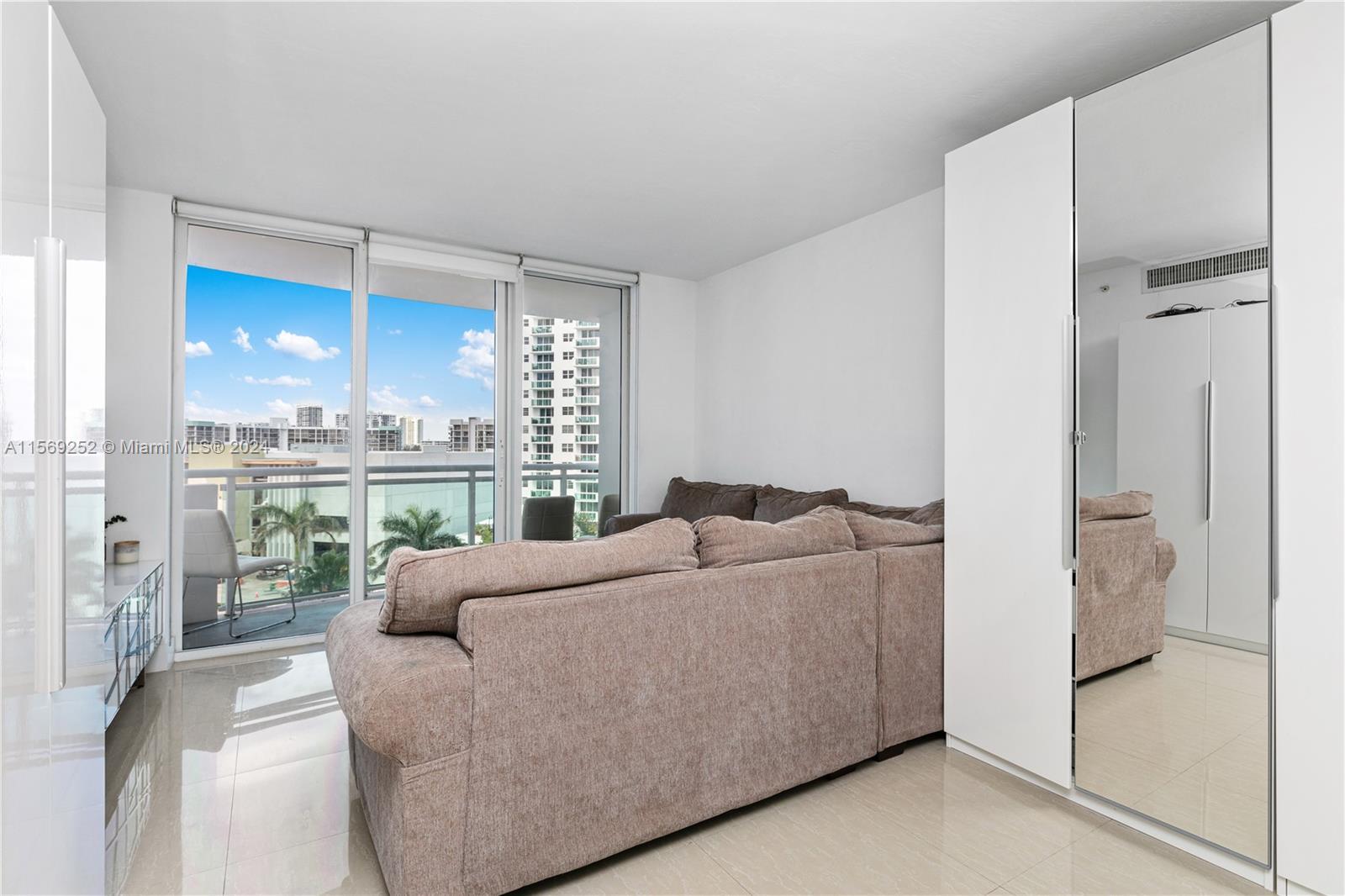 Photo of 3001 S Ocean Dr #737 in Hollywood, FL