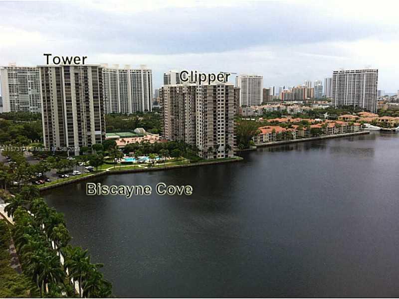 MOTIVATED SELLER !!! AMAZING VIEWS, 1104 Sqft 2 BED 2 BATH.LOCATED IN THE HEART OF AVENTURA AND THE 