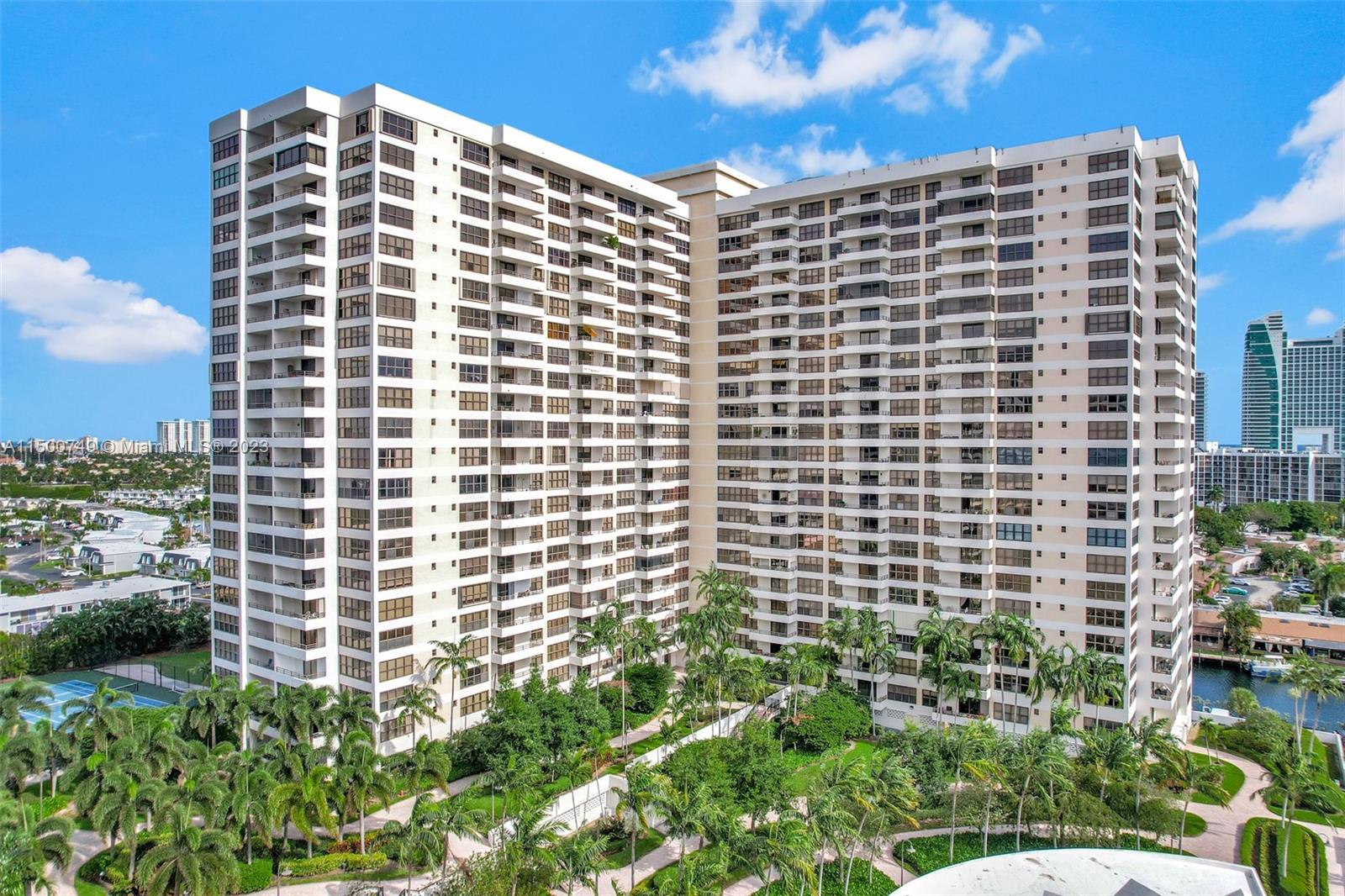 Photo of 2500 Parkview Dr #2212 in Hallandale Beach, FL