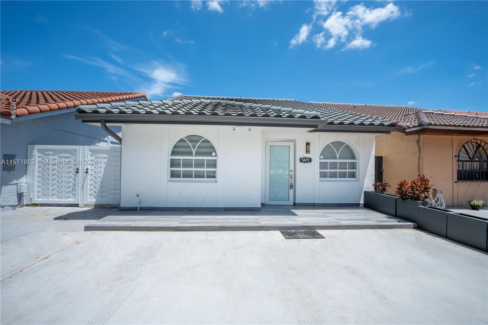 Discover your ideal retreat in Hialeah, Florida, with this charming 4-bedroom, 2-bathroom home. Feat