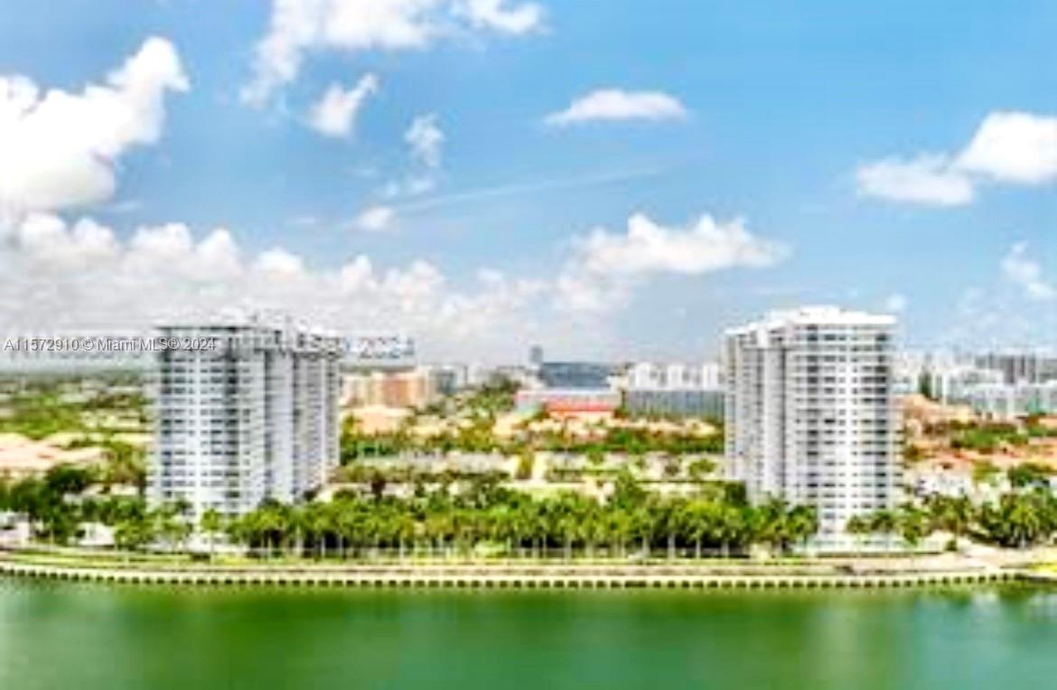 Admirals Port Located at the entrance of Williams Island in the heart of Aventura, this gorgeous cor