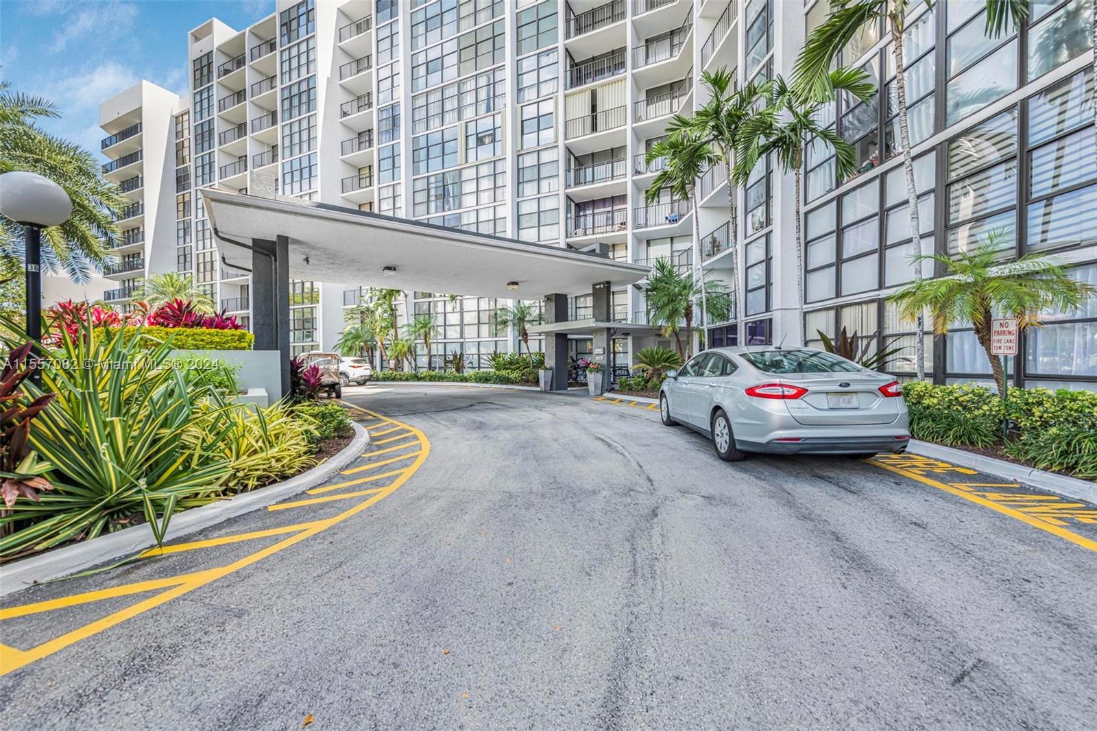 Photo of 1000 Parkview Dr #120 in Hallandale Beach, FL