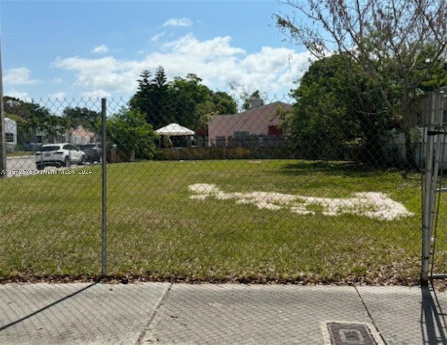 Photo of 4727 NW 6th Ave in Miami, FL
